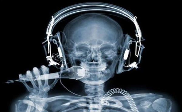 X-RAY能拍出骨骼和牙齒的照片，這是為什么呢？